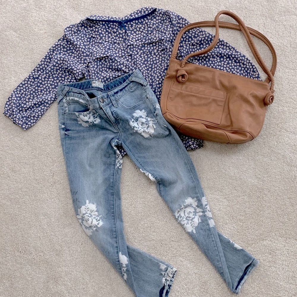 Cute pattern blouse